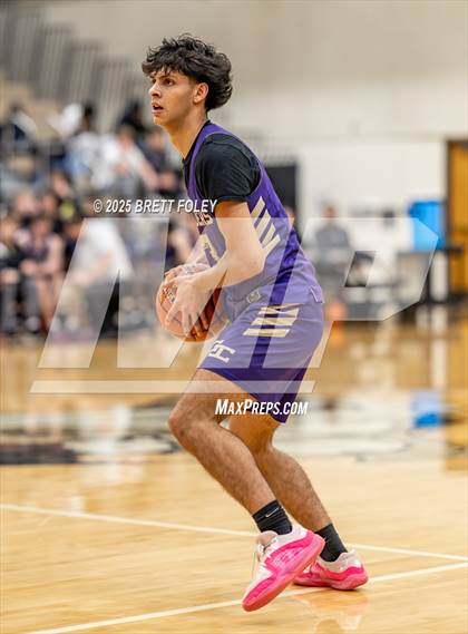 Thumbnail 2 in Grand Island vs Lincoln Southeast photogallery.
