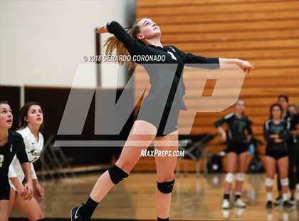 Thumbnail 2 in Archbishop Mitty vs. Oak Ridge (Stockton Classic) photogallery.