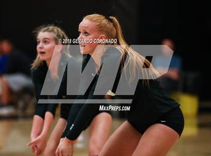 Thumbnail 1 in Archbishop Mitty vs. Oak Ridge (Stockton Classic) photogallery.