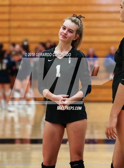 Thumbnail 2 in Archbishop Mitty vs. Oak Ridge (Stockton Classic) photogallery.