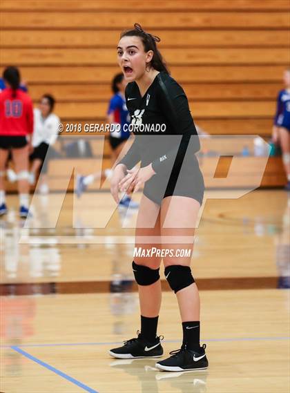 Thumbnail 3 in Archbishop Mitty vs. Oak Ridge (Stockton Classic) photogallery.