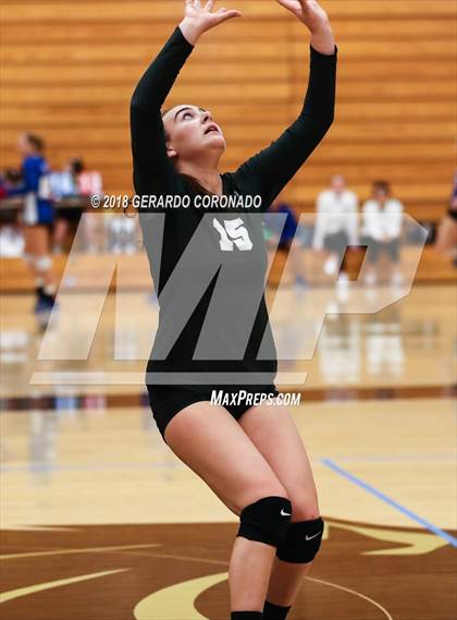 Thumbnail 3 in Archbishop Mitty vs. Oak Ridge (Stockton Classic) photogallery.
