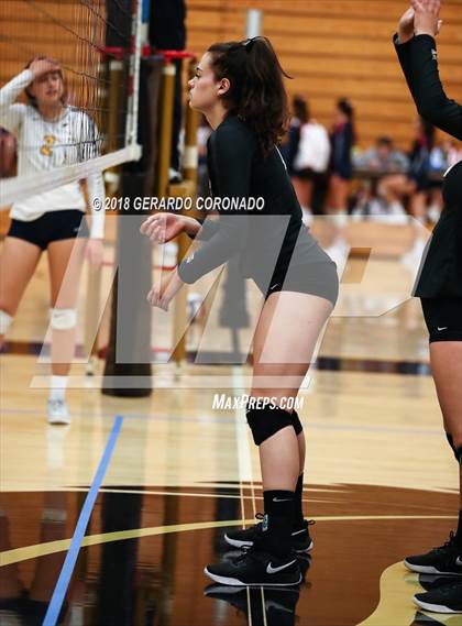 Thumbnail 1 in Archbishop Mitty vs. Oak Ridge (Stockton Classic) photogallery.