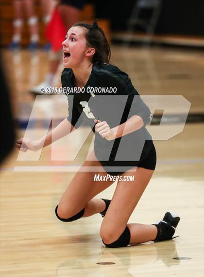 Thumbnail 2 in Archbishop Mitty vs. Oak Ridge (Stockton Classic) photogallery.