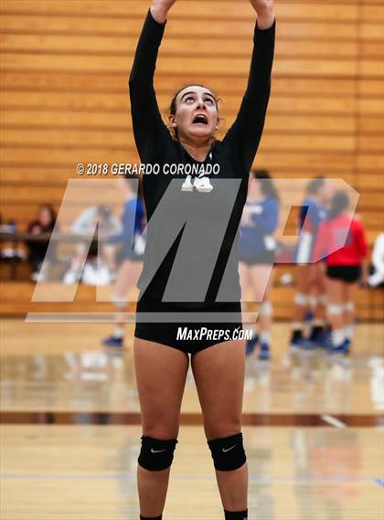Thumbnail 3 in Archbishop Mitty vs. Oak Ridge (Stockton Classic) photogallery.