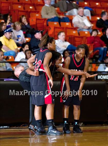 Thumbnail 2 in Midland vs. Cedar Hill (Texas UIL 5A Region 1 Semifinal) photogallery.