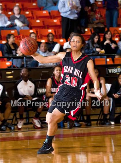 Thumbnail 3 in Midland vs. Cedar Hill (Texas UIL 5A Region 1 Semifinal) photogallery.