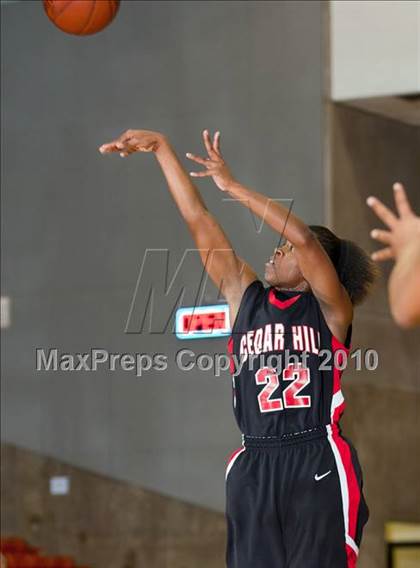 Thumbnail 1 in Midland vs. Cedar Hill (Texas UIL 5A Region 1 Semifinal) photogallery.