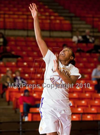 Thumbnail 1 in Midland vs. Cedar Hill (Texas UIL 5A Region 1 Semifinal) photogallery.