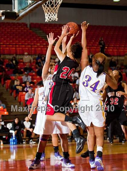 Thumbnail 3 in Midland vs. Cedar Hill (Texas UIL 5A Region 1 Semifinal) photogallery.