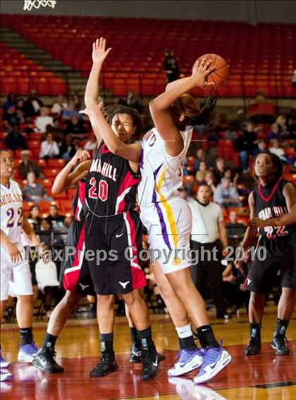 Thumbnail 1 in Midland vs. Cedar Hill (Texas UIL 5A Region 1 Semifinal) photogallery.