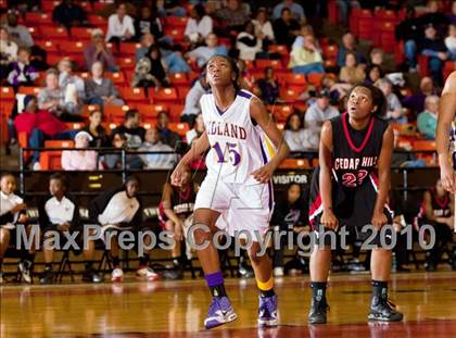 Thumbnail 2 in Midland vs. Cedar Hill (Texas UIL 5A Region 1 Semifinal) photogallery.