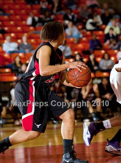 Thumbnail 1 in Midland vs. Cedar Hill (Texas UIL 5A Region 1 Semifinal) photogallery.