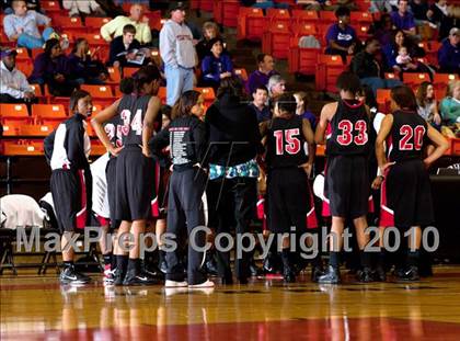 Thumbnail 1 in Midland vs. Cedar Hill (Texas UIL 5A Region 1 Semifinal) photogallery.
