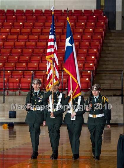 Thumbnail 2 in Midland vs. Cedar Hill (Texas UIL 5A Region 1 Semifinal) photogallery.