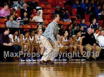 Thumbnail 3 in Midland vs. Cedar Hill (Texas UIL 5A Region 1 Semifinal) photogallery.