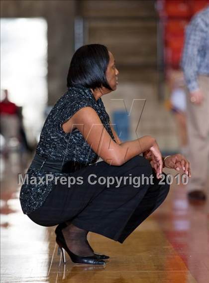 Thumbnail 1 in Midland vs. Cedar Hill (Texas UIL 5A Region 1 Semifinal) photogallery.