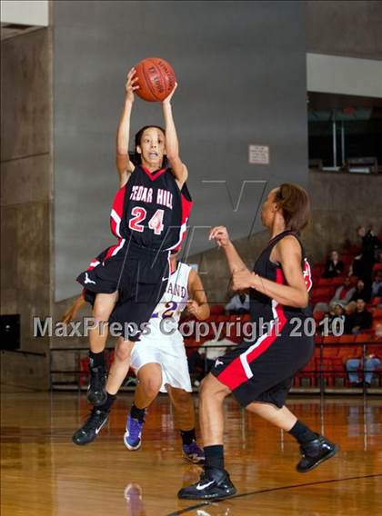 Thumbnail 3 in Midland vs. Cedar Hill (Texas UIL 5A Region 1 Semifinal) photogallery.