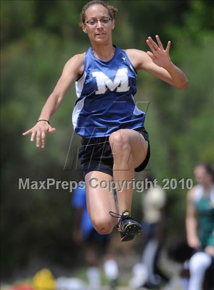 Thumbnail 2 in Bojangles Apex Lions Relays photogallery.