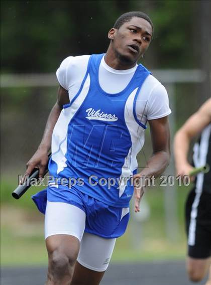Thumbnail 1 in Bojangles Apex Lions Relays photogallery.