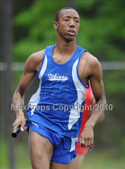 Thumbnail 2 in Bojangles Apex Lions Relays photogallery.