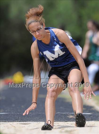 Thumbnail 1 in Bojangles Apex Lions Relays photogallery.