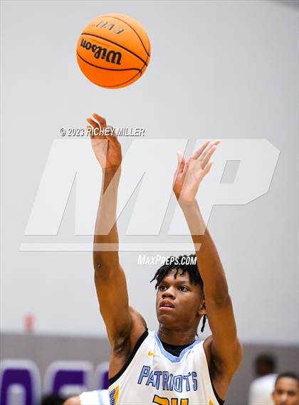 Thumbnail 3 in Douglass vs. Putnam City West (Hoopin on the Hill) photogallery.