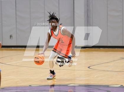 Thumbnail 2 in Douglass vs. Putnam City West (Hoopin on the Hill) photogallery.