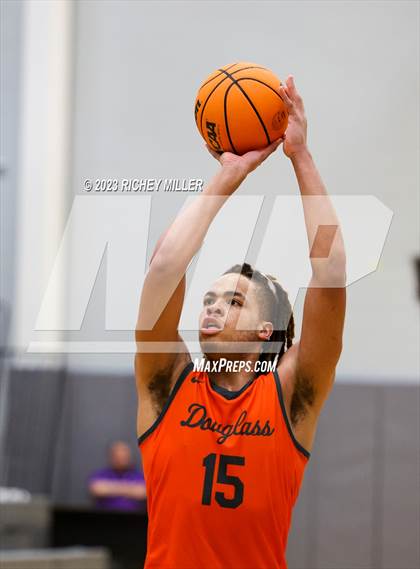 Thumbnail 2 in Douglass vs. Putnam City West (Hoopin on the Hill) photogallery.
