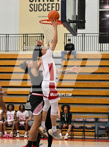 Thumbnail 2 in Sandy Creek vs. Osborne (Longhorn Classic) photogallery.