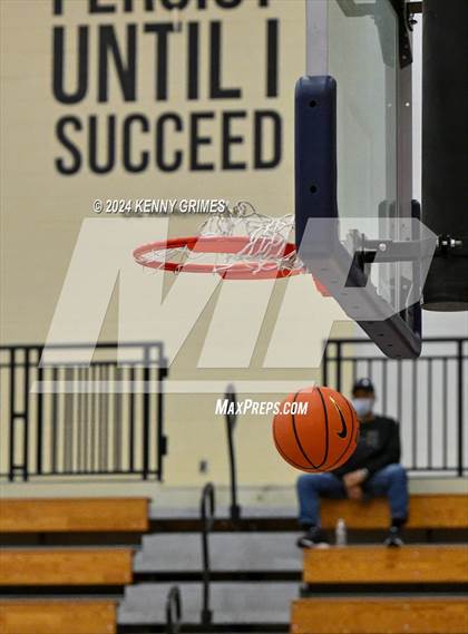 Thumbnail 3 in Sandy Creek vs. Osborne (Longhorn Classic) photogallery.