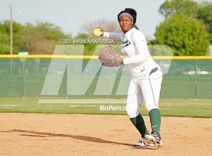 Thumbnail 3 in Desoto @ Cedar Hill photogallery.