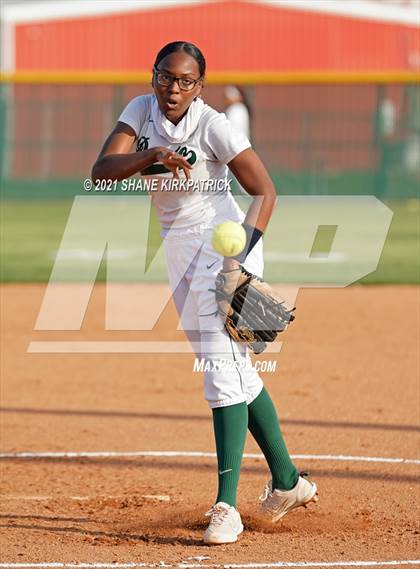 Thumbnail 3 in Desoto @ Cedar Hill photogallery.