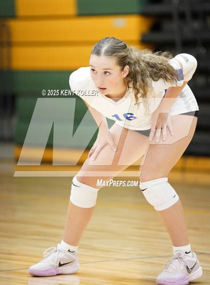 Thumbnail 3 in Notre Dame Prep vs. Rochester (Notre Dame Prep Quad) photogallery.