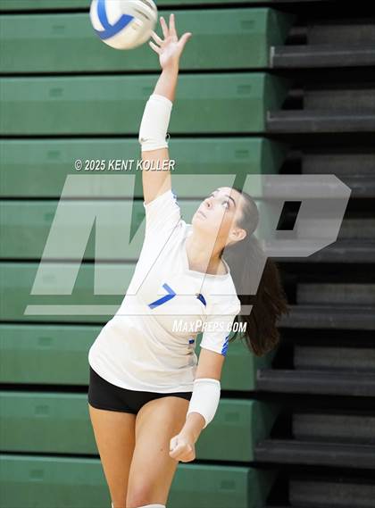 Thumbnail 3 in Notre Dame Prep vs. Rochester (Notre Dame Prep Quad) photogallery.