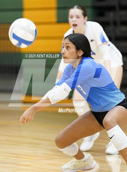 Thumbnail 3 in Notre Dame Prep vs. Rochester (Notre Dame Prep Quad) photogallery.
