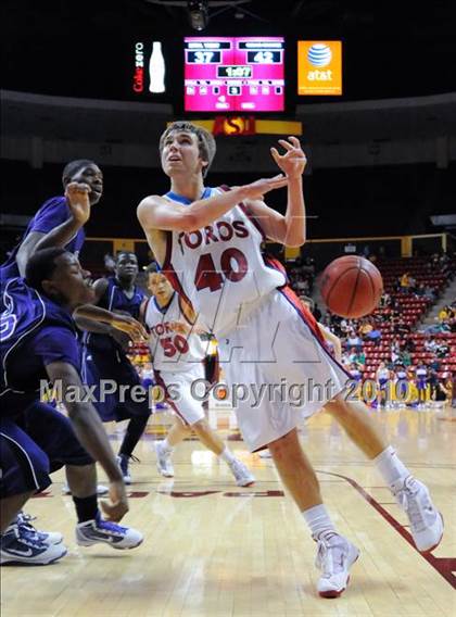 Thumbnail 1 in Chavez vs. Mountain View (AIA 5A-I State Tournament) photogallery.