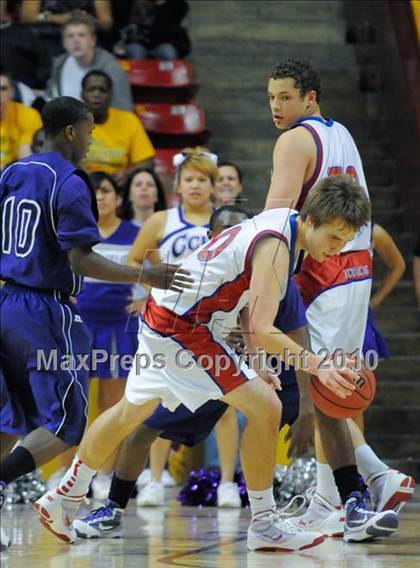 Thumbnail 3 in Chavez vs. Mountain View (AIA 5A-I State Tournament) photogallery.