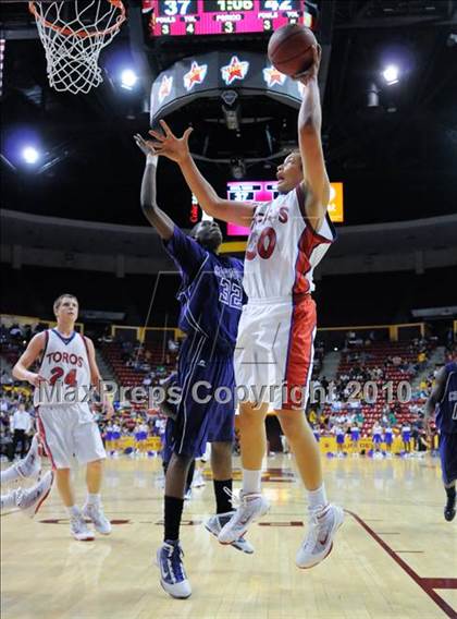 Thumbnail 2 in Chavez vs. Mountain View (AIA 5A-I State Tournament) photogallery.