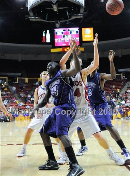 Thumbnail 1 in Chavez vs. Mountain View (AIA 5A-I State Tournament) photogallery.