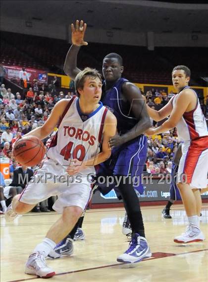 Thumbnail 2 in Chavez vs. Mountain View (AIA 5A-I State Tournament) photogallery.