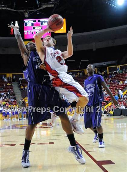 Thumbnail 2 in Chavez vs. Mountain View (AIA 5A-I State Tournament) photogallery.