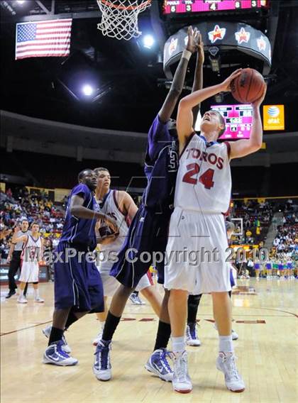Thumbnail 2 in Chavez vs. Mountain View (AIA 5A-I State Tournament) photogallery.