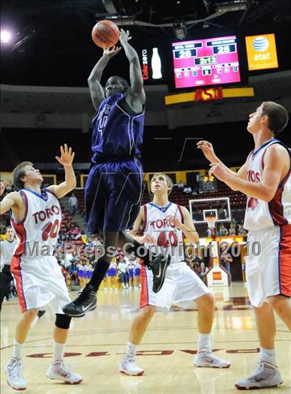 Thumbnail 1 in Chavez vs. Mountain View (AIA 5A-I State Tournament) photogallery.