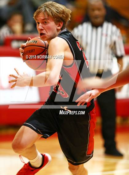 Thumbnail 1 in Fremd vs. Mundelein photogallery.