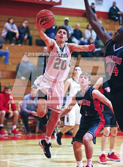Thumbnail 2 in Fremd vs. Mundelein photogallery.