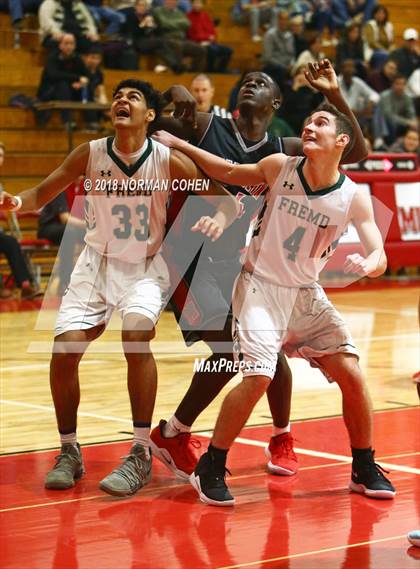 Thumbnail 3 in Fremd vs. Mundelein photogallery.