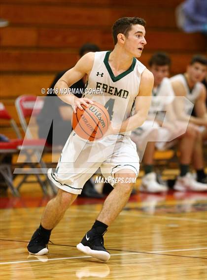 Thumbnail 2 in Fremd vs. Mundelein photogallery.