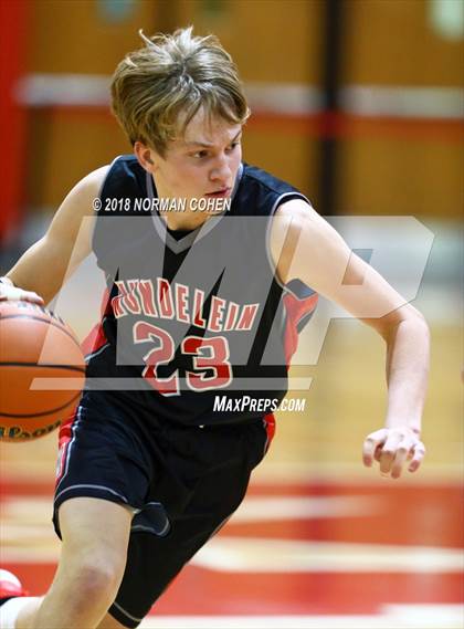 Thumbnail 2 in Fremd vs. Mundelein photogallery.
