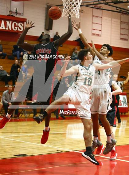 Thumbnail 1 in Fremd vs. Mundelein photogallery.